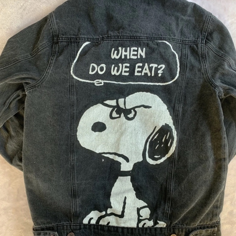 Peanuts Snoopy unisex Black Denim Washed Casual Jean Jacket Cotton size small